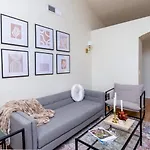 Stylish & Sunny With Heated Pool In The Foothills!