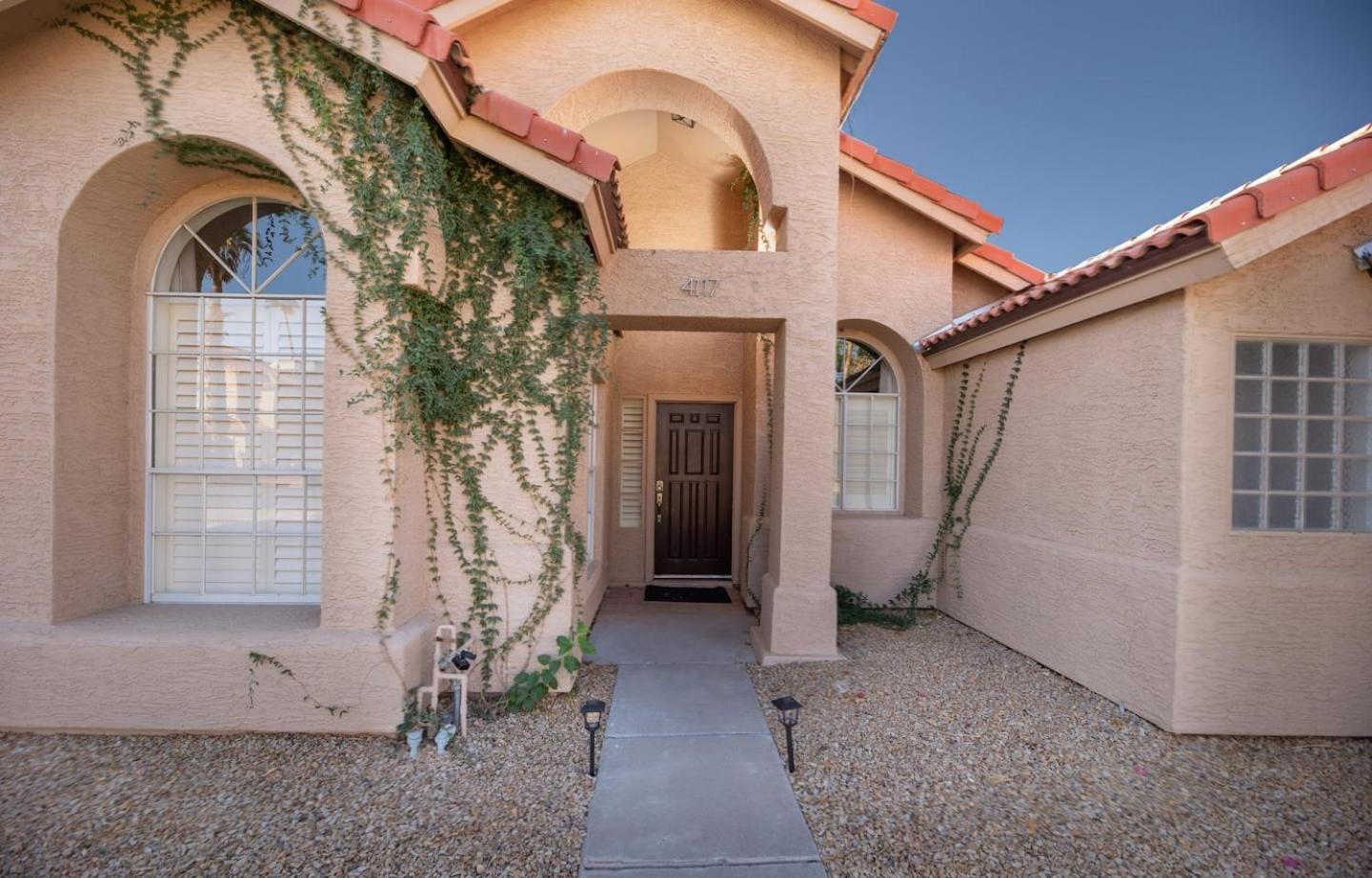 Stylish & Sunny With Heated Pool In The Foothills! Phoenix