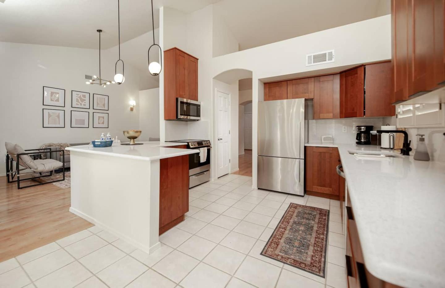 Holiday home Stylish & Sunny With Heated Pool In The Foothills! Phoenix