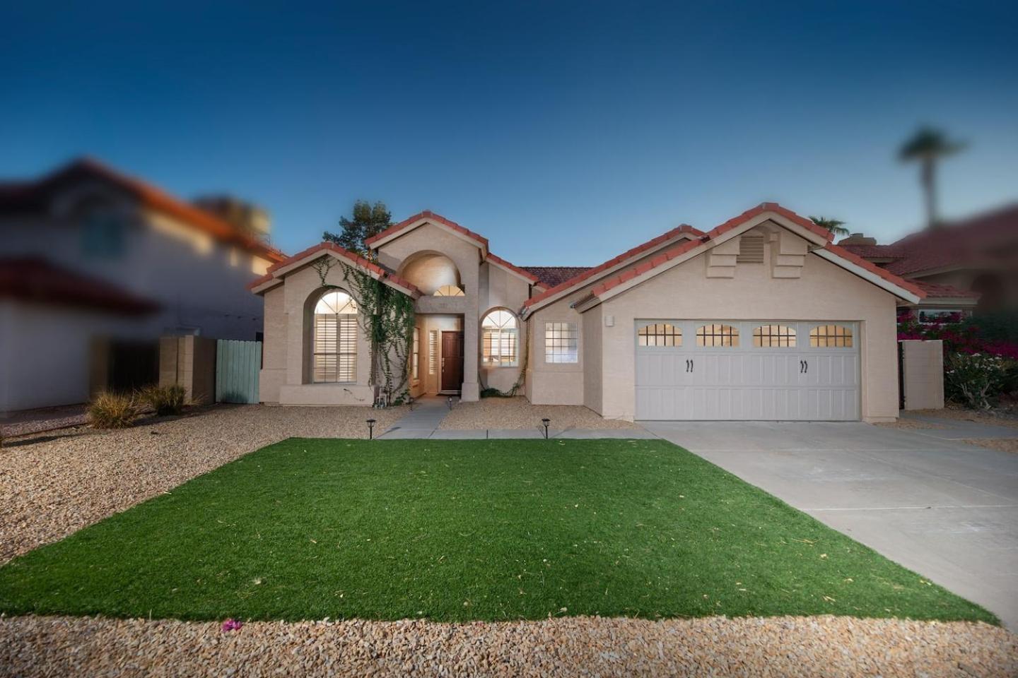 Stylish & Sunny With Heated Pool In The Foothills! Holiday home Phoenix