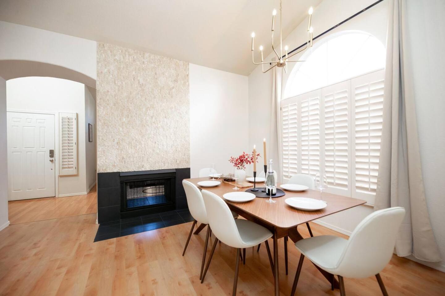 Stylish & Sunny With Heated Pool In The Foothills! * Phoenix