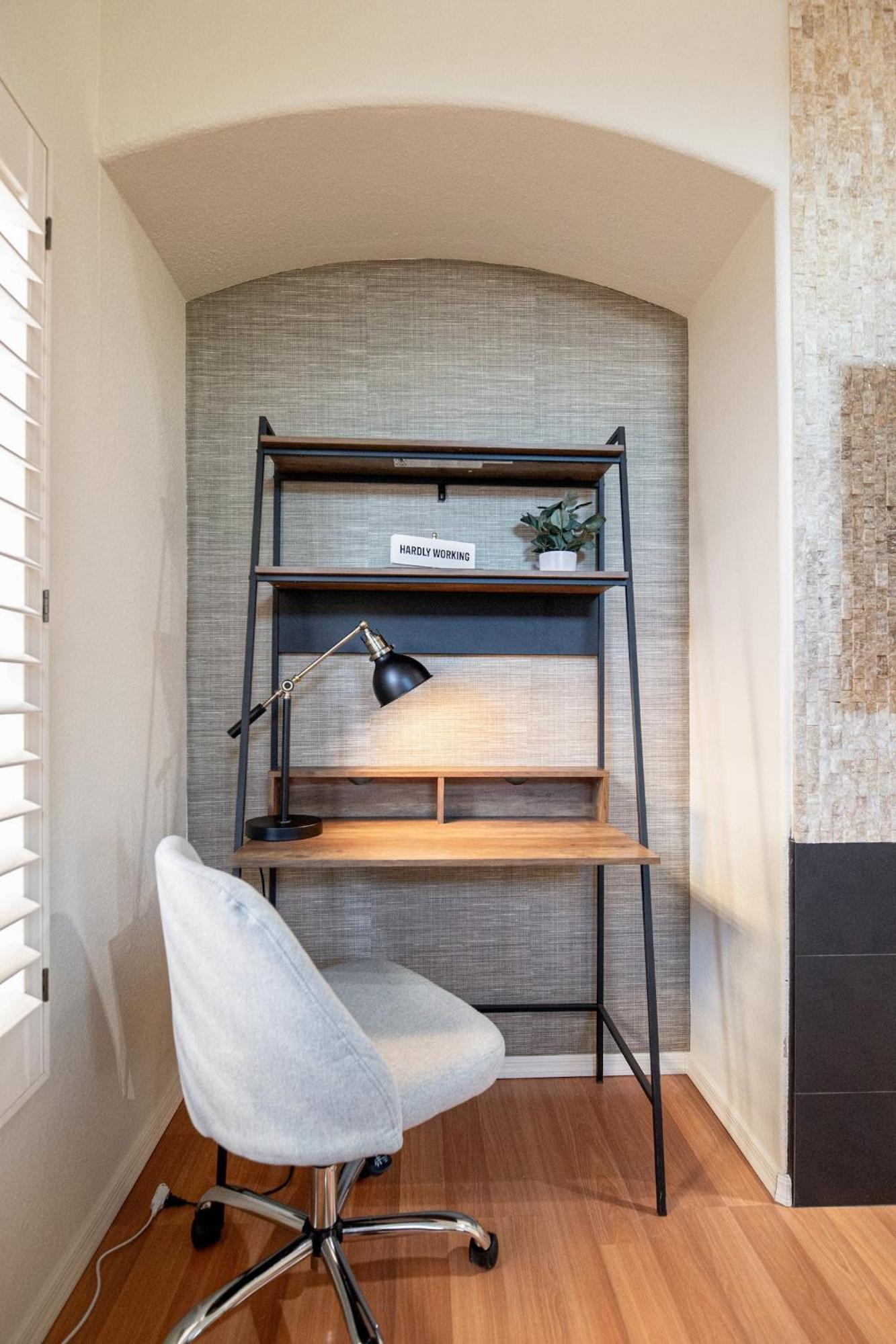 Stylish & Sunny With Heated Pool In The Foothills! * Phoenix